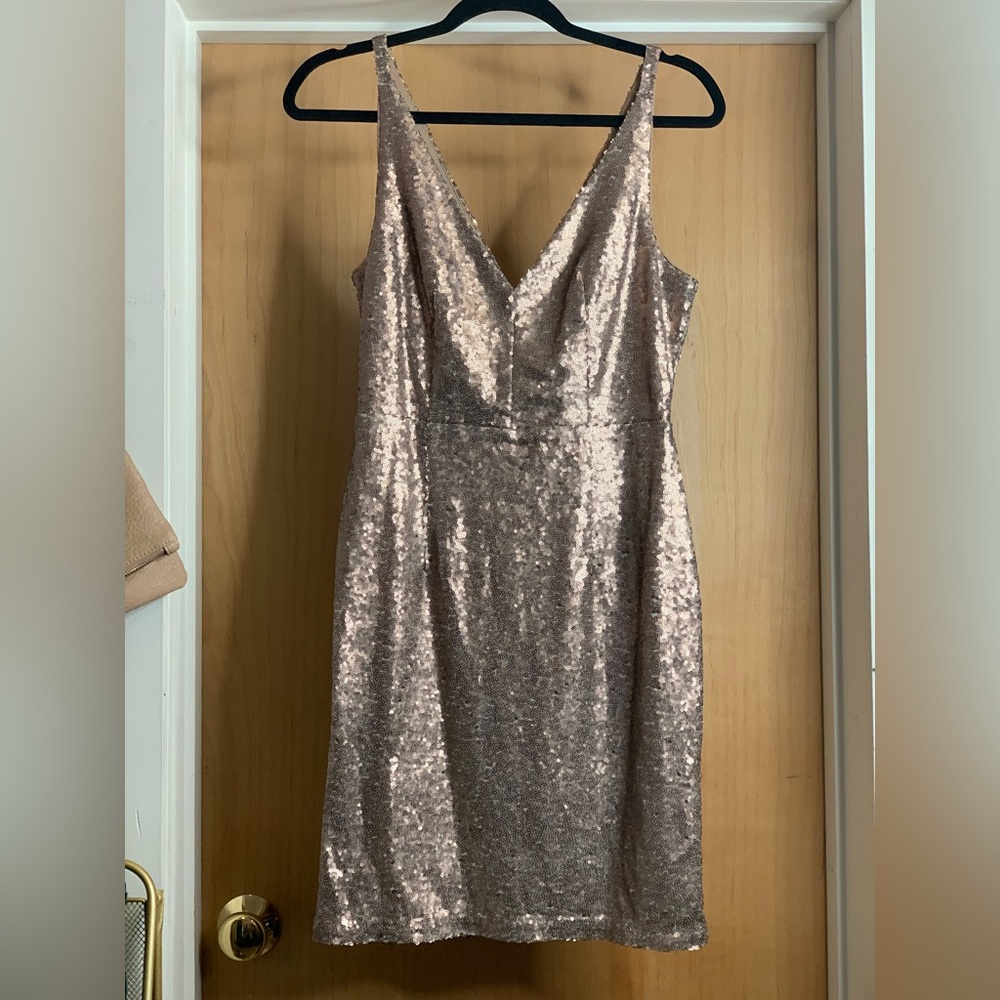 Lulu's Shimmering Rose Gold Sleeveless  Sequin Mini Dress.     Size-Medium - Picture 3 of 4